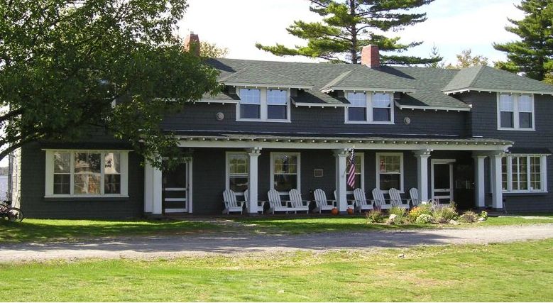 The Oak Lodge exterior on Kineo
